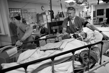 لنز ۲۰۰-۷۰ کانن