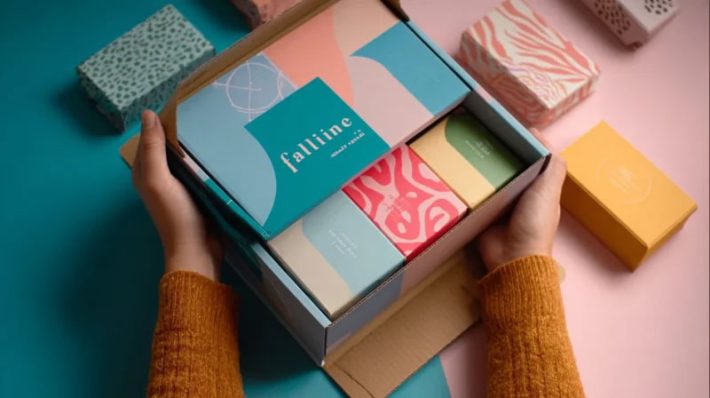 آنباکسینگ جعبه محصول